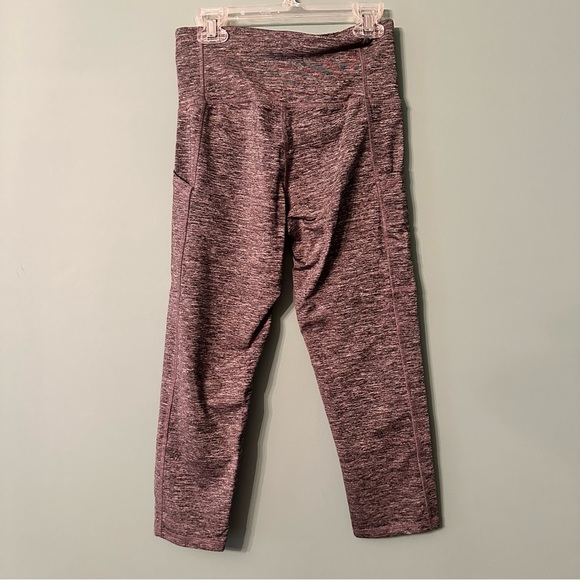 Champion Cropped Leggings with Pockets Size Small - Picture 3 of 3